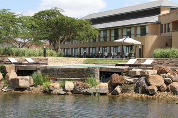 Phakalane Golf Estate Hotel