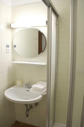 Hostal Snooze Guesthouse