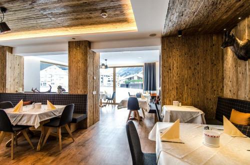 Hostal Hotel Garni Persutt
