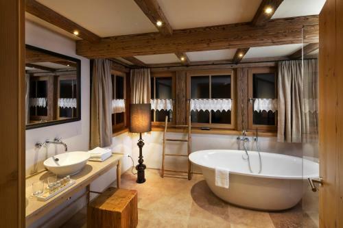 Hotel Kitzhof Mountain Design Resort 4 Sterne Superior