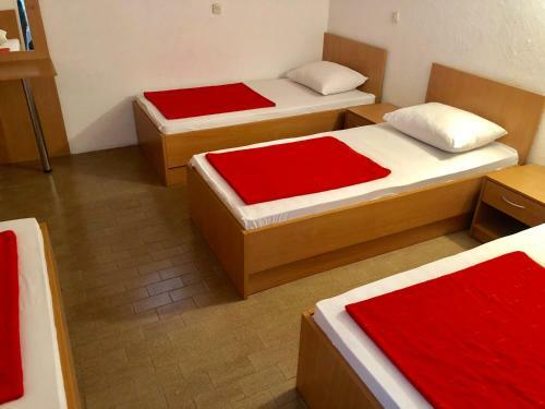 Hostal Guest House Savat