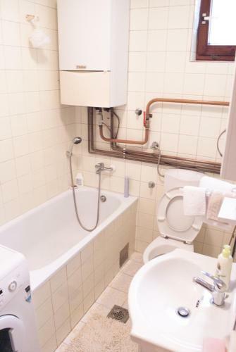 Hostal Buba Guesthouse