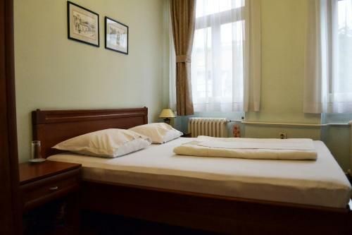 Hostal Ada Hotel