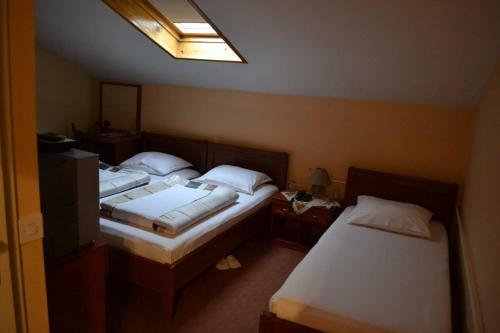 Hostal Ada Hotel