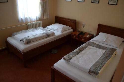 Hostal Ada Hotel