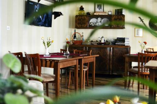 Hostal Ada Hotel