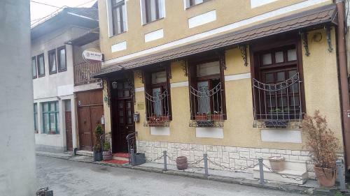 Hostal Ada Hotel