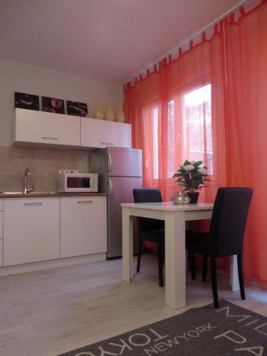 Apartment Center 2