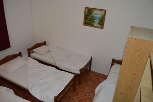 Bed & Breakfast Rooms Modana