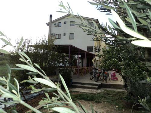 Bed & Breakfast Rooms Modana