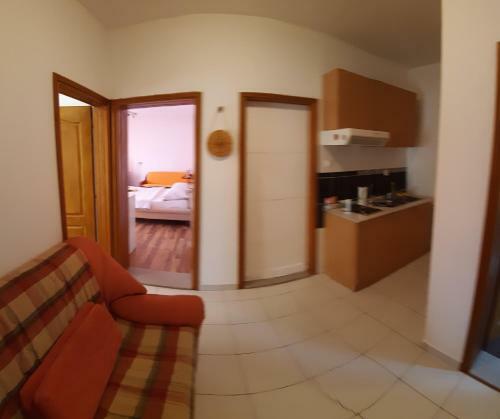 Hostal Apartman Carine