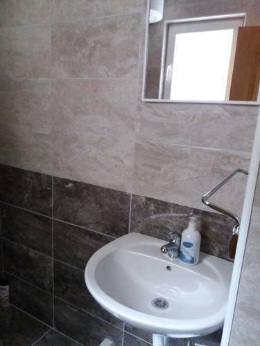 Hostal Apartman Carine