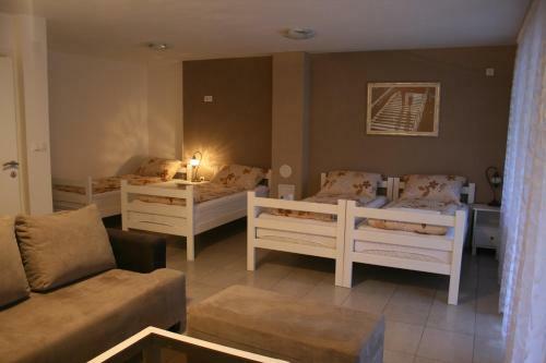 Hostal Villa Tajra Nur