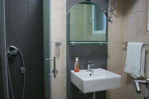 Hostal Villa Tajra Nur