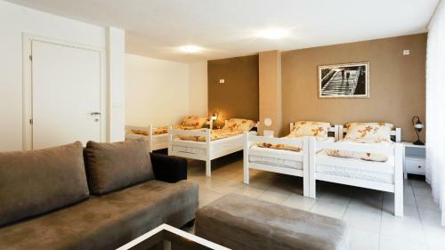 Hostal Villa Tajra Nur