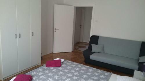 Apartment Halvadom