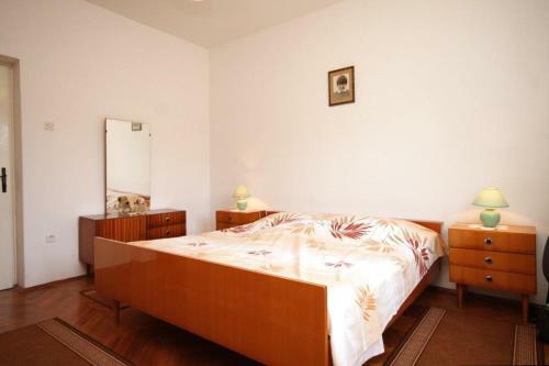 Family Friendly Seaside Apartments Ugljan - 828