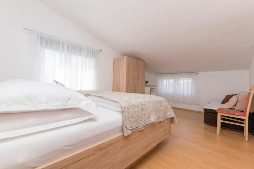 Apartments Bla?ica
