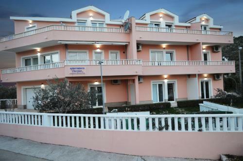 Darijan Apartments