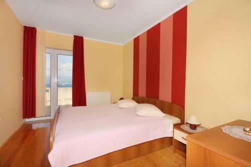 Apartment Vrbnik 5299a