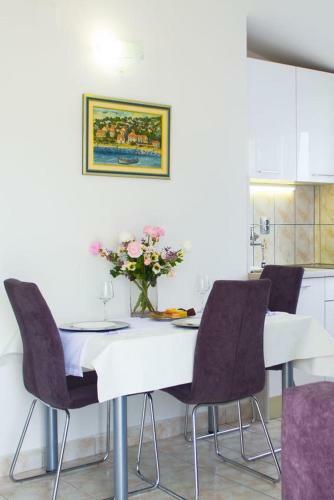 Apartment Vis 2428c
