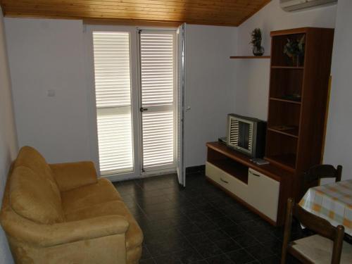 Apartments With A Parking Space Fazana - 2261