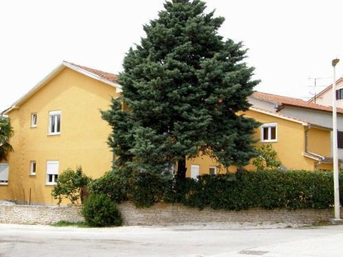 Apartments With A Parking Space Fazana - 2261