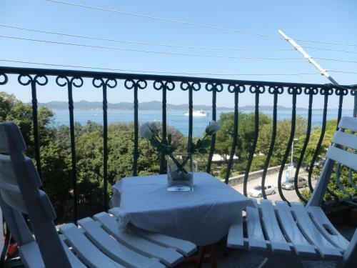 Vera Apartment With Seaview
