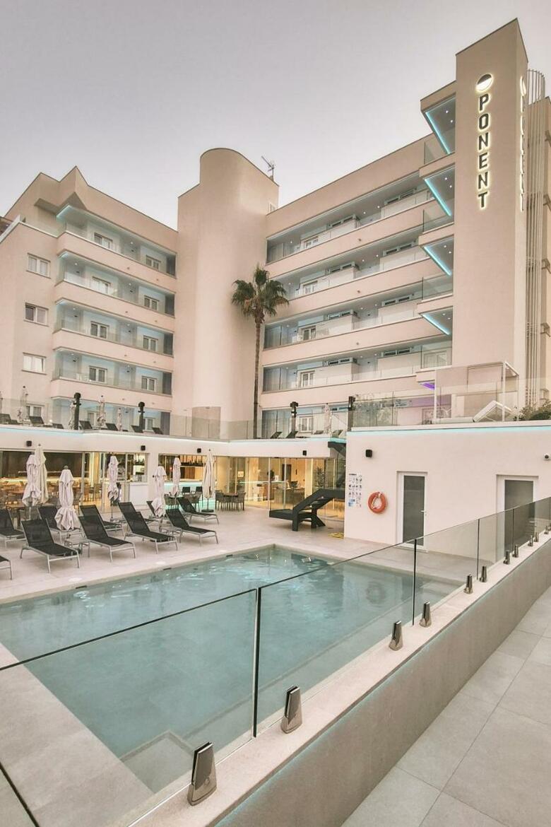 Apartamentos Ponent