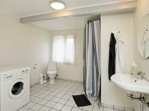 One-bedroom Holiday Home In Tranek�r