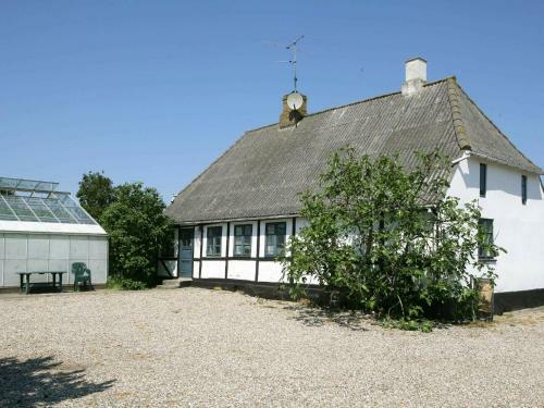 One-bedroom Holiday Home In Tranek�r
