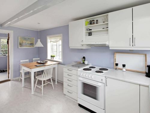 One-bedroom Holiday Home In Tranek�r
