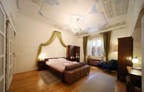 Hostal Central Apartments