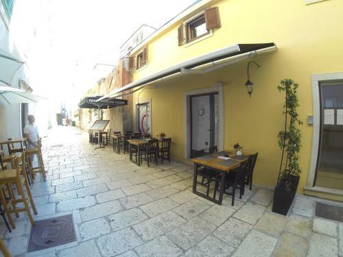 Hostal Central Apartments