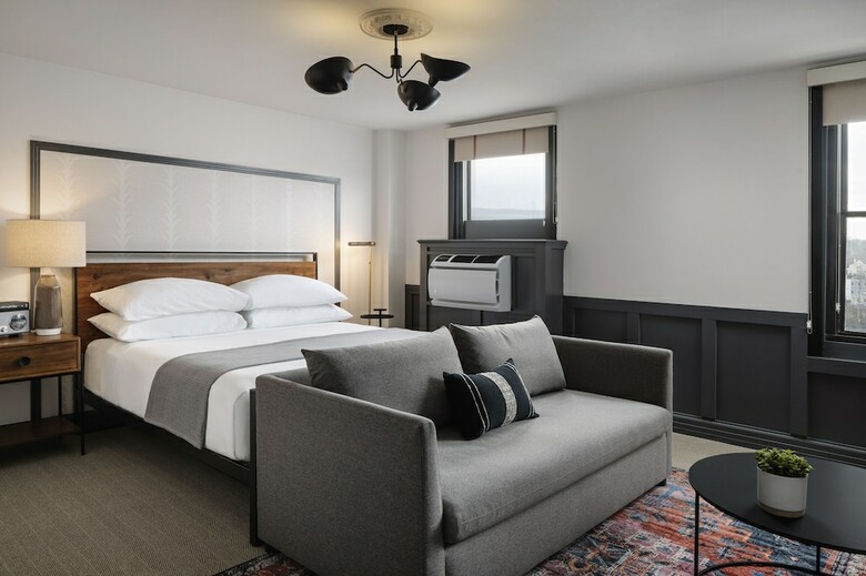 Clarion Hotel Morgan