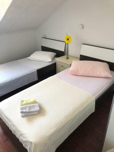 Lidija Beach Apartment