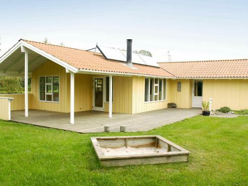 Four-bedroom Holiday Home In Nordborg 2