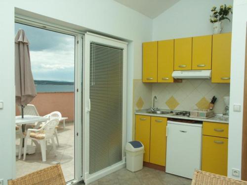 Apartments By The Sea Crikvenica - 2354