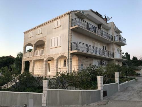 Apartments Vela Luka
