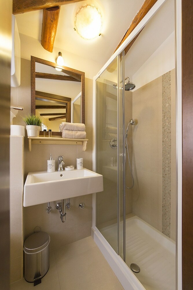 Hostal Rooms Villa Duketis