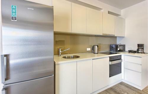 Two-bedroom Apartment In Kastel Kambelovac