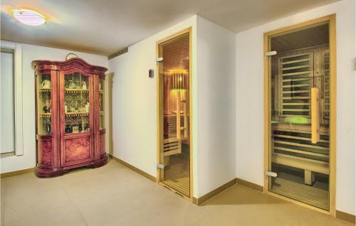 Two-bedroom Apartment In Kastel Kambelovac