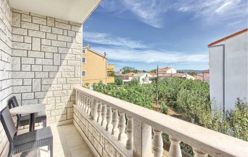 Two-bedroom Apartment In Kastel Kambelovac