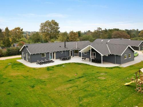 Seven-bedroom Holiday Home In Tisvildeleje