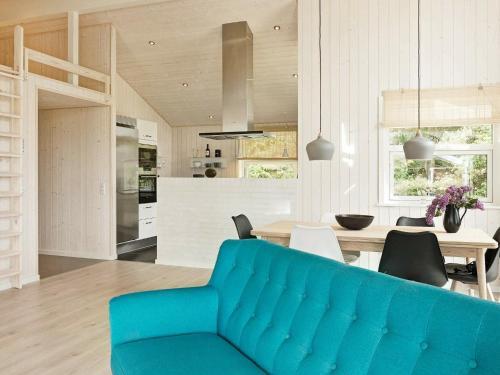 Three-bedroom Holiday Home In Aakirkeby 12