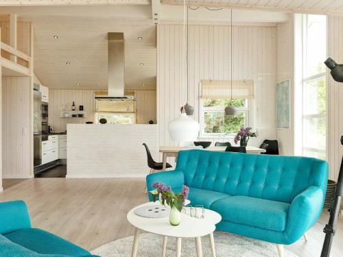 Three-bedroom Holiday Home In Aakirkeby 12