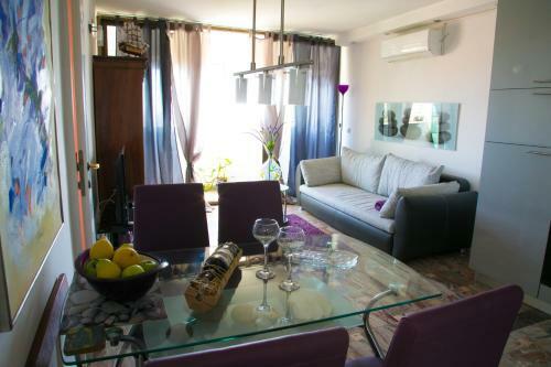 Panoramic City Apartment