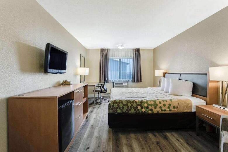 Hotel Econo Lodge (madison)
