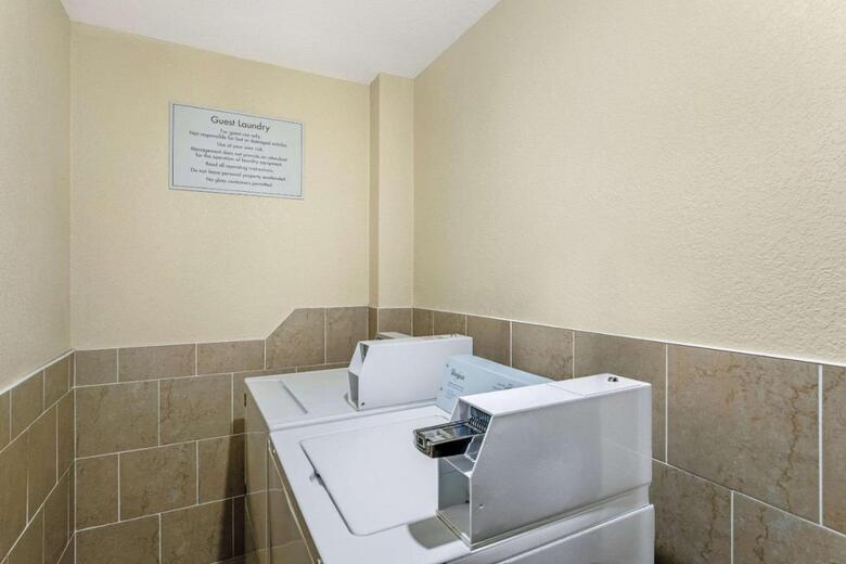Hotel Econo Lodge (madison)