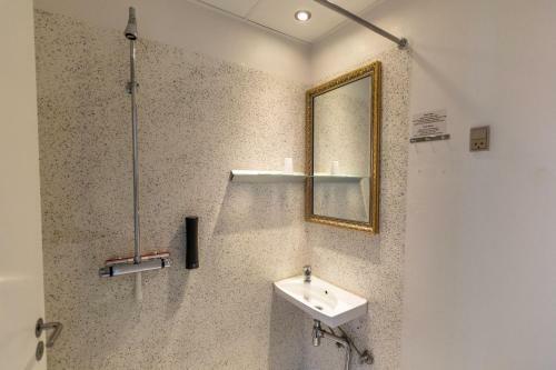 Ydes Budget Hotel